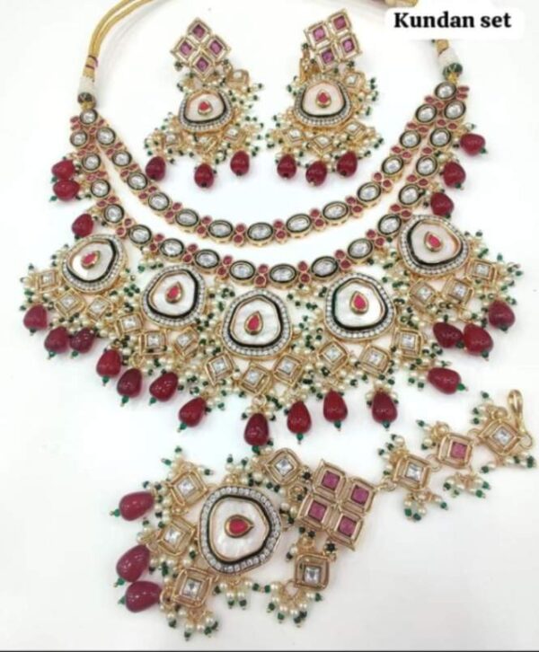 Kundan choker set