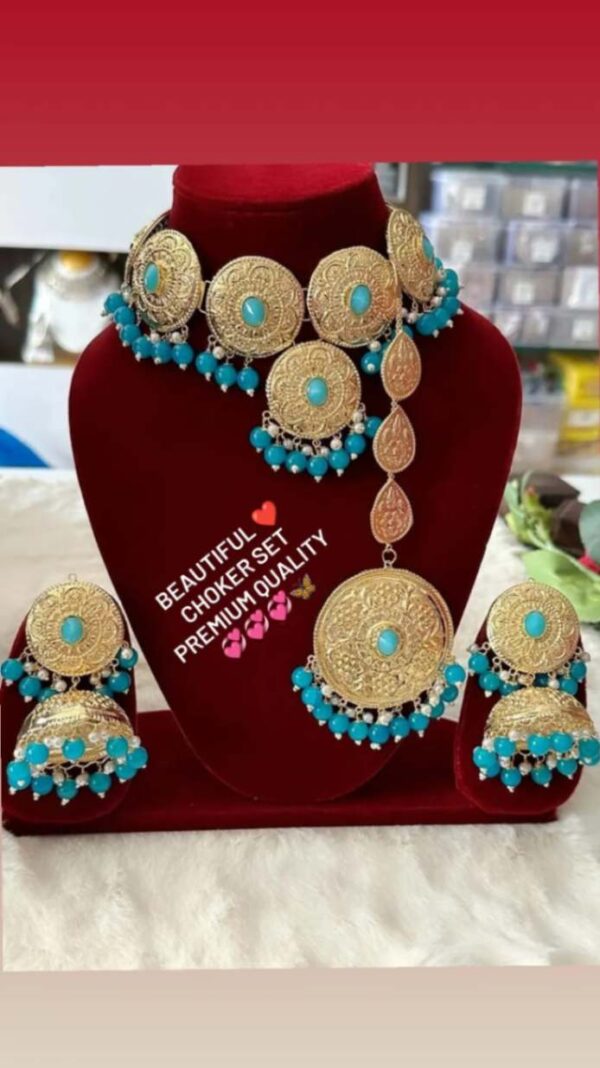 Beautiful choker set