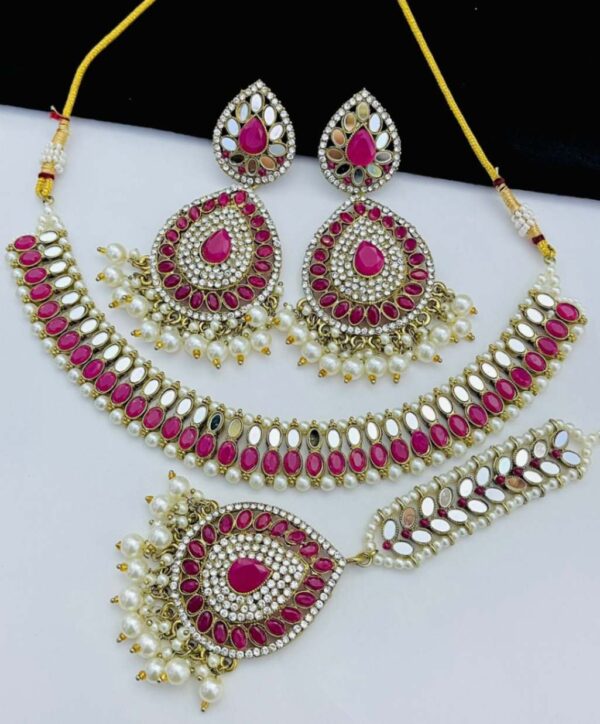 Mirror chokker combo tilak shape