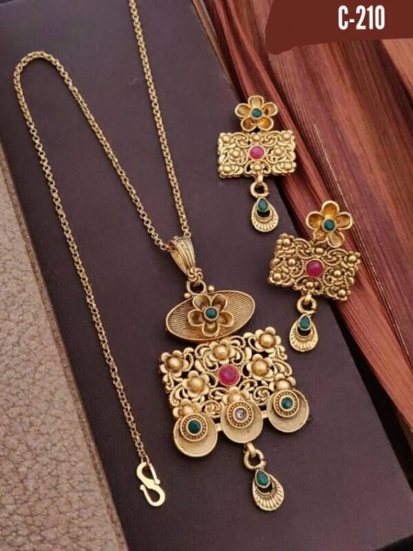 Gold plated pandant set