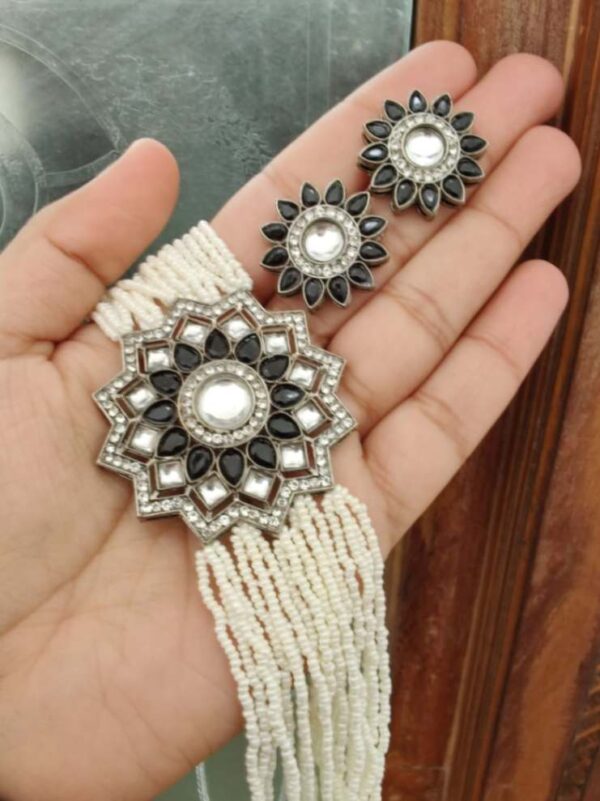 Trending Oxidised Kundan Choker Neaklace With Beautiful Earings