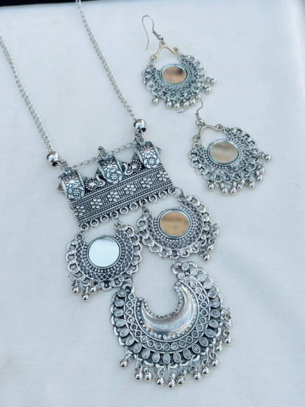 Beautiful Premium Quality Oxodized Necklace with Earring set