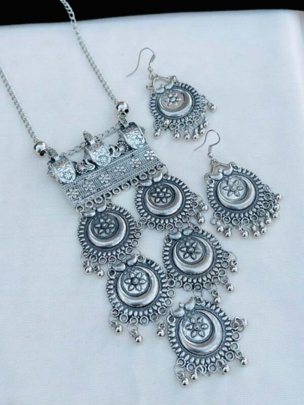 Beautiful Premium Quality Oxodized Necklace with Earring set