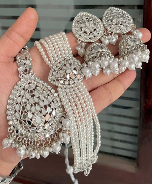 Beautiful Mirror 🪞 Chokker With Jumkie And Tika…. combo