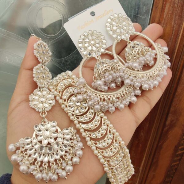Beautiful Trending Kundan Choker Neaklace With Earings Tika Combo