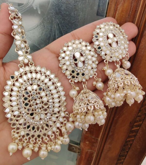 Big Size Jumkie Earings With Beautiful Tika