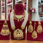 Jdau Ranihaar With Chokker Earings and Tika With Peacockš¦Side Pasa Full bridal Set