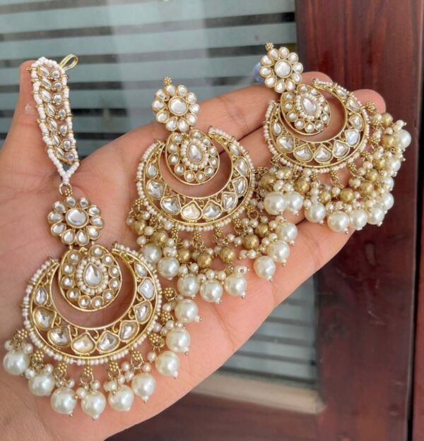 Kundan  Earrings And Tika