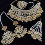 Kundan Choker Necklace With Big Size Earings Tika And Passa Combo
