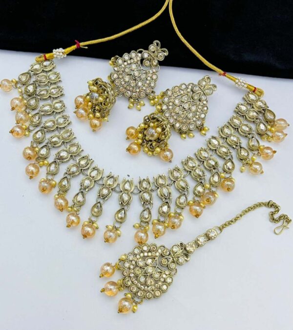 Mehndi Polish Kundan Choker With Jumkie With Tika Original Crystal Bead Pearls Used