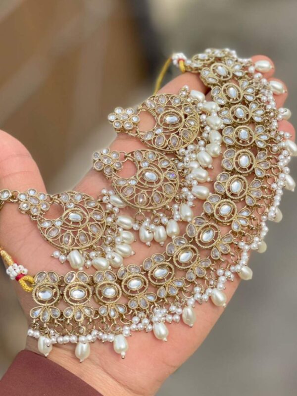 Reverse Ad Stone Chokker With Beautiful Earrings And Tika…