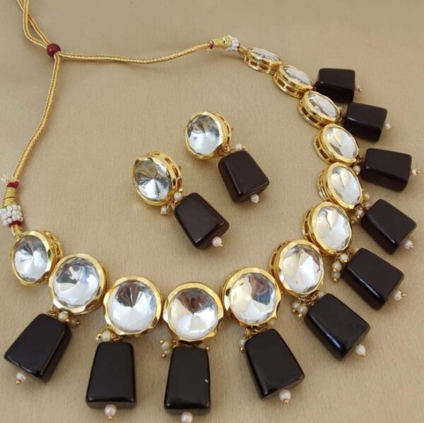 Kundan With Glass 🍷 Beads Neaklace With Earings