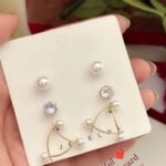 Studs earrings