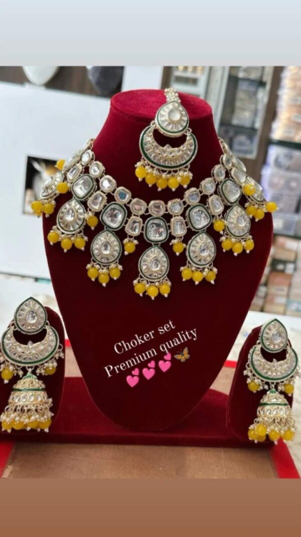 choker set with earrings