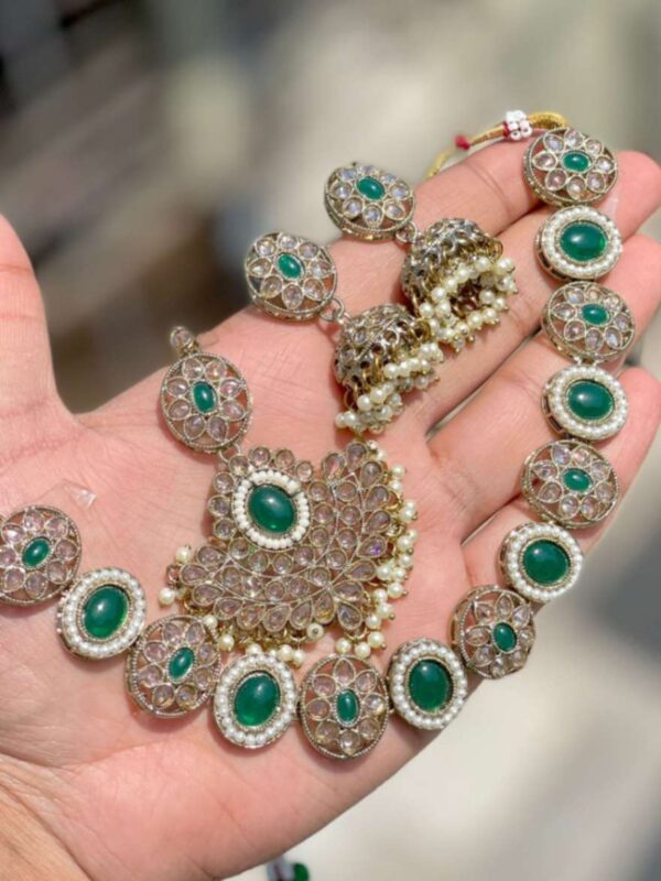 Reverse Diamond Necklace With Earings Tika
