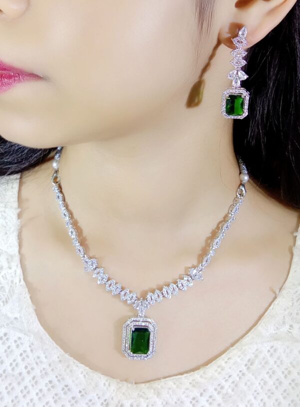 Stylish Diamond Necklace With Earings