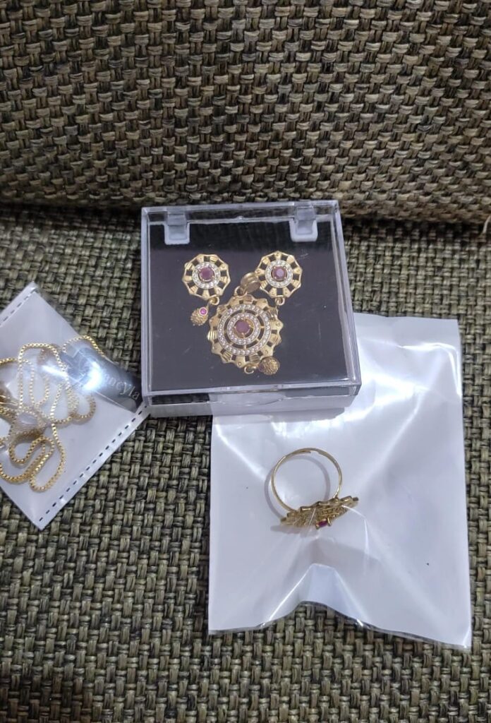 Image #1 from Farida