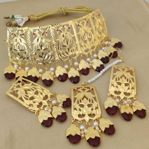 Choker Necklace With Beautiful Earrings tikka