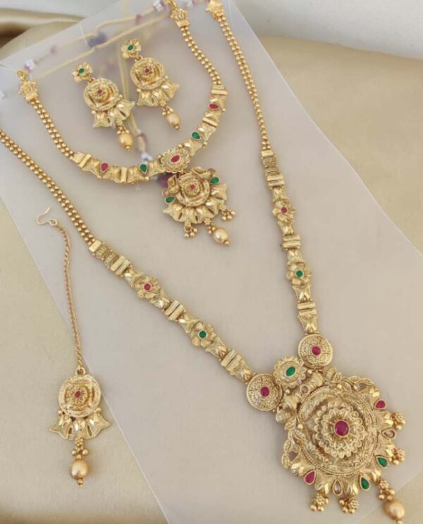 Necklace With Beautiful Earrings Tikka Combo