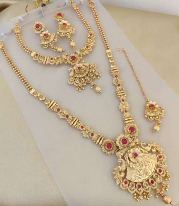 Necklace With Beautiful Earrings Tikka Combo