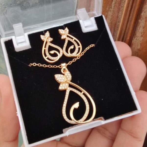 Pandant Set With Beautiful Chain